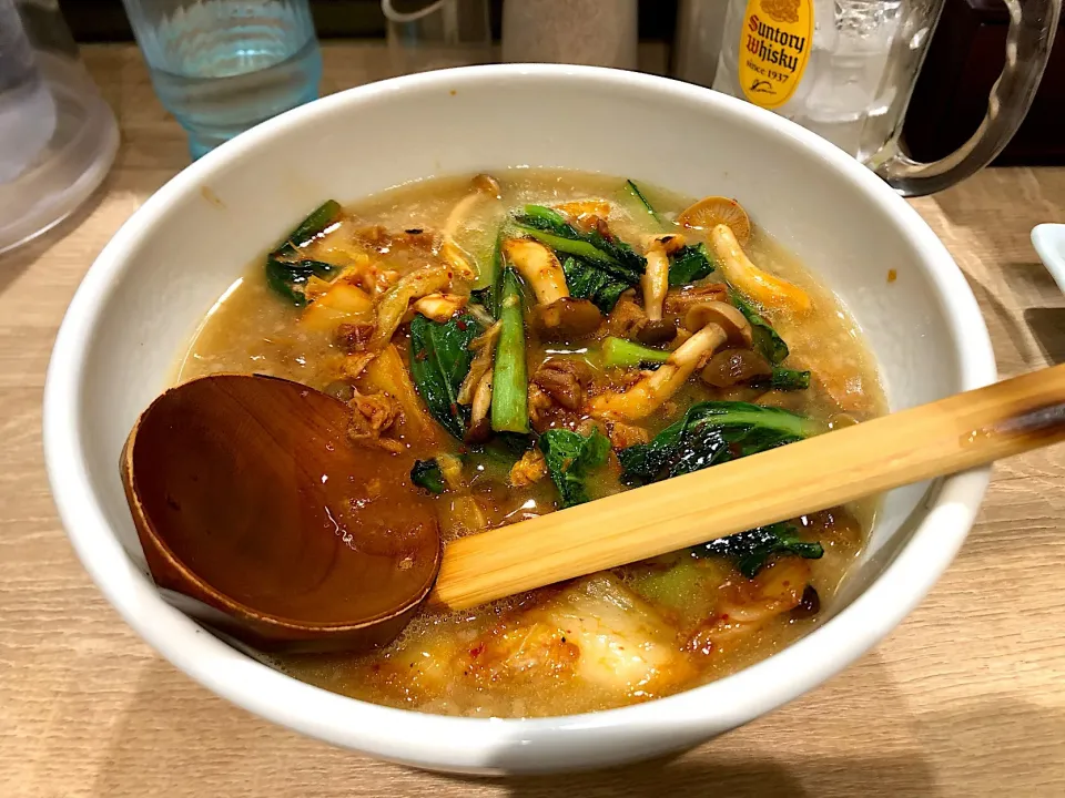 Snapdishの料理写真:たべてこラーメン(キムチ・しめじ・野菜・チャーシュー炒めのせ)|しのぶさん