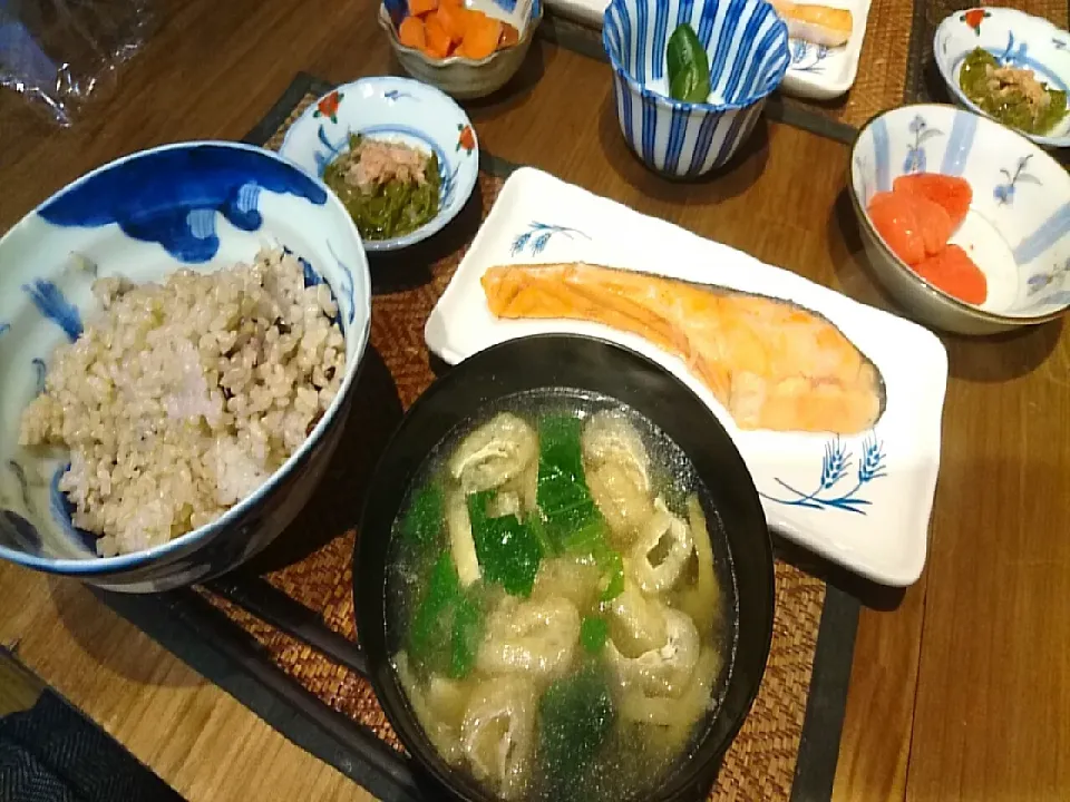 塩鮭&めかぶ&ほうれん草の味噌汁|まぐろさん