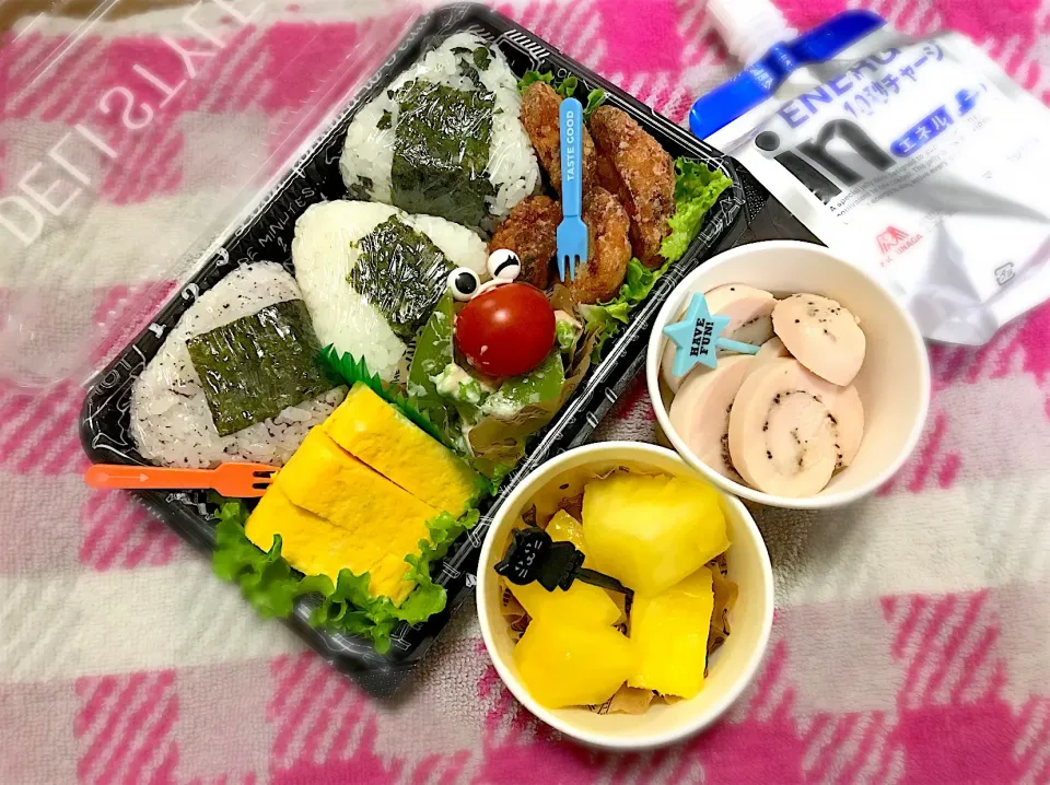 【おにぎり🍙】部活弁当〜明太子ワカメおにぎり・ゆかりおにぎり・塩昆布おにぎり・鶏唐揚げ・スナップエンドウのツナマヨ・玉子焼き・鶏ハム〜
 #お弁当  #おにぎり弁当  #おにぎり|華恋さん