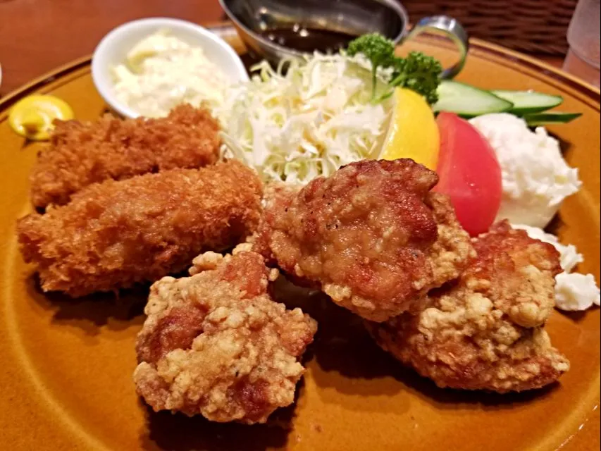 カキフライと唐揚げセットランチ　 #銀座ライオン|しあるさん