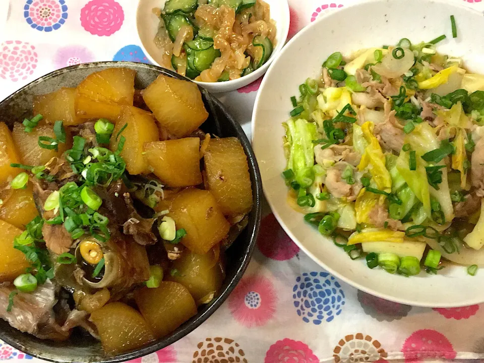 お夕飯
199円の鰤アラであら大根とそのほか|usuiさん