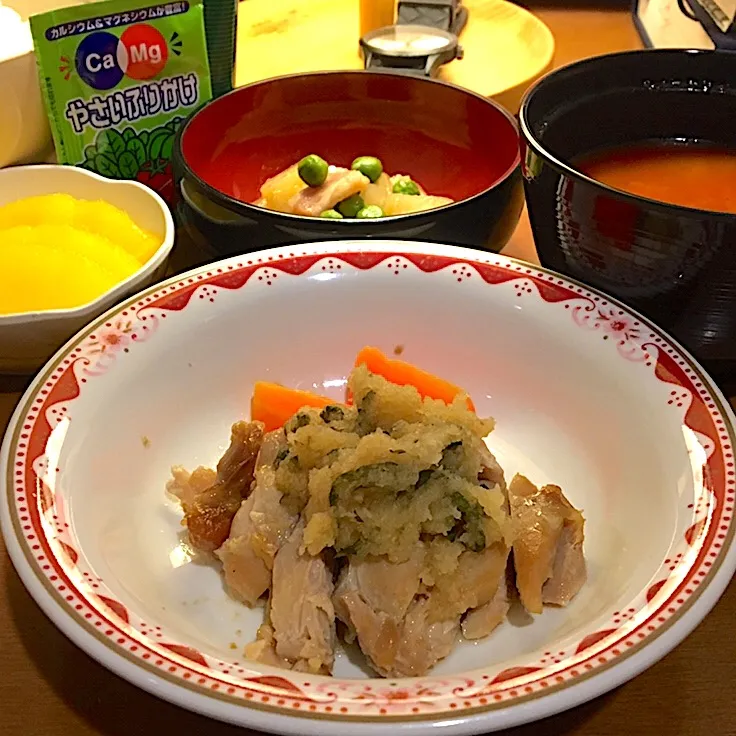 アル中病棟の晩ごはん⭐️⭐️🔆
ごはん🍚  ミネストローネ🍅  和風チキンソテー🐔  ポテトのバター醤油🥔  パイナップル🍍  ふりかけ|ぽんたさん