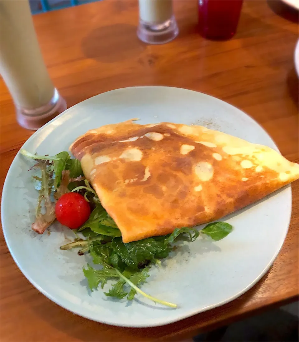 Garlic mushroom and cheese crepe|해리さん