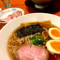 Snapdishの料理写真:醤油ラーメン+味玉|がっし〜さん