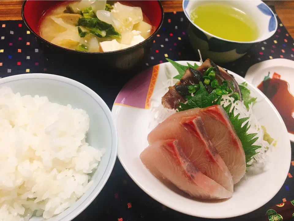 Snapdishの料理写真:朝ごはん、刺身|やさん