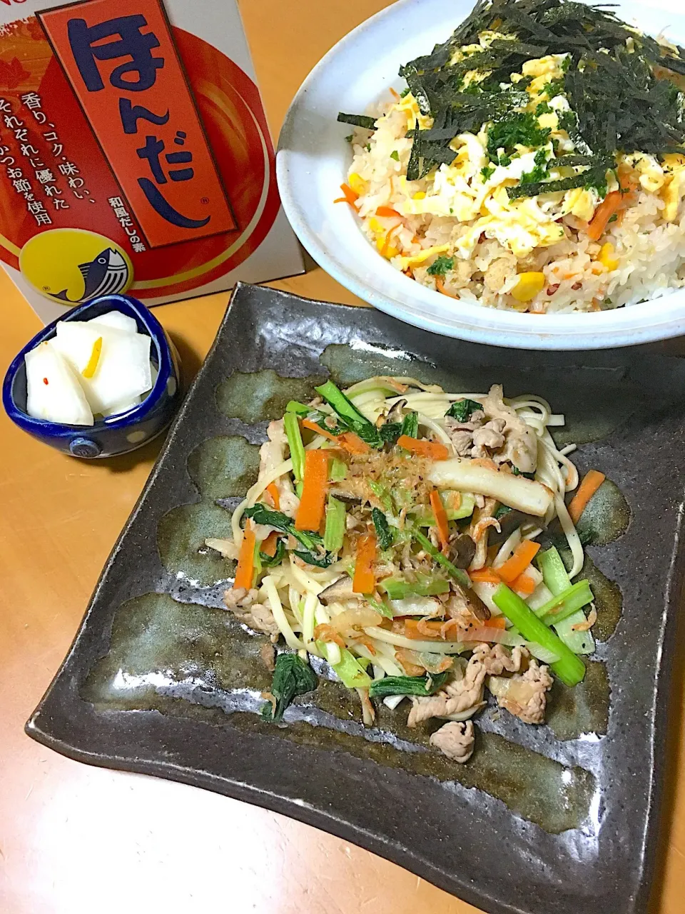 ほんだしで焼うどんとカブのお漬物|さくたえさん