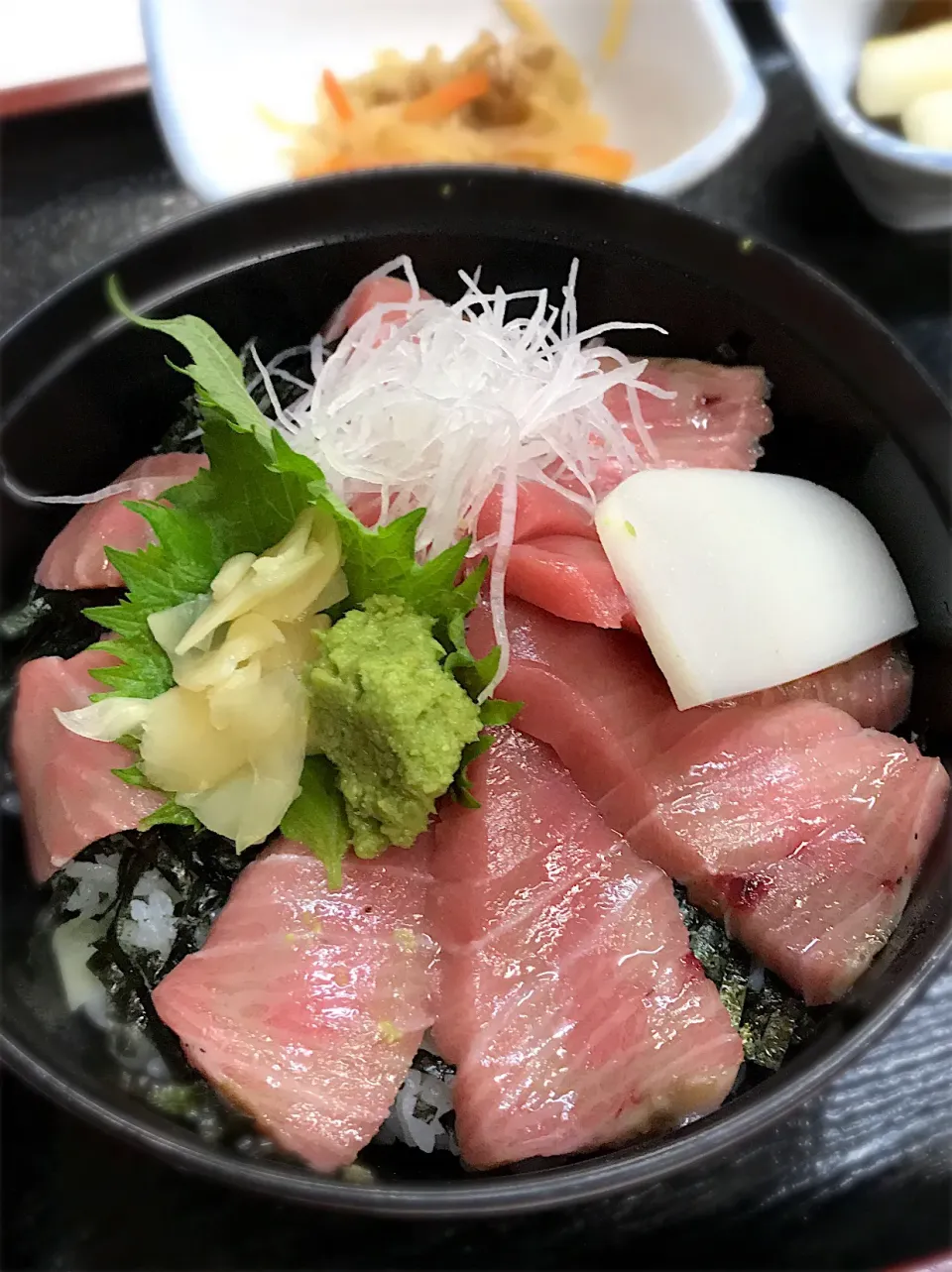 本鮪中トロ丼 1500円|料理長さん