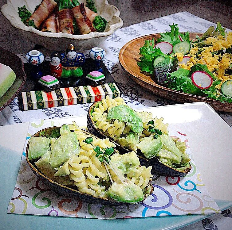 Snapdishの料理写真:マダム とんちんさんの料理 超簡単🥑アボカドのパスタサラダ🥗山葵マヨ #アボカド#パスタサラダ|ちゃんちさん