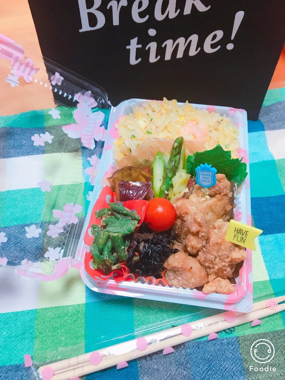 旦那さん弁当🍱

おはよう٩(*˘ ³˘)۶ᏟᎻᏌ❤
今週もよろしく💓 朝から雨なスタート☔️

ガンバだよ〜〜|Harumiさん