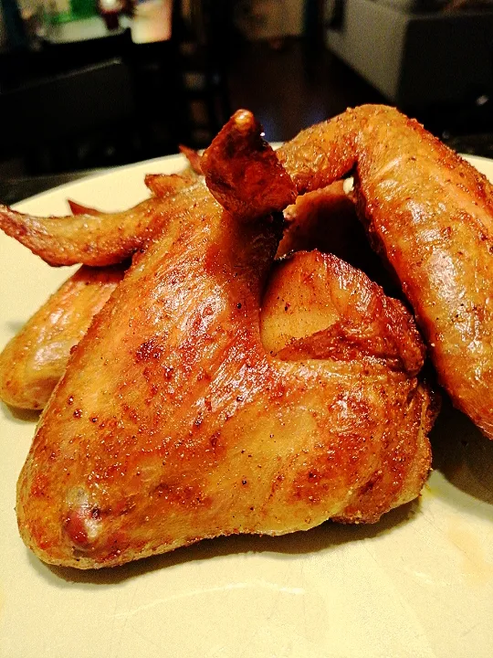 Baked chicken wings w Chinese Baked Chicken Powder and chili powder.|Alonsealさん