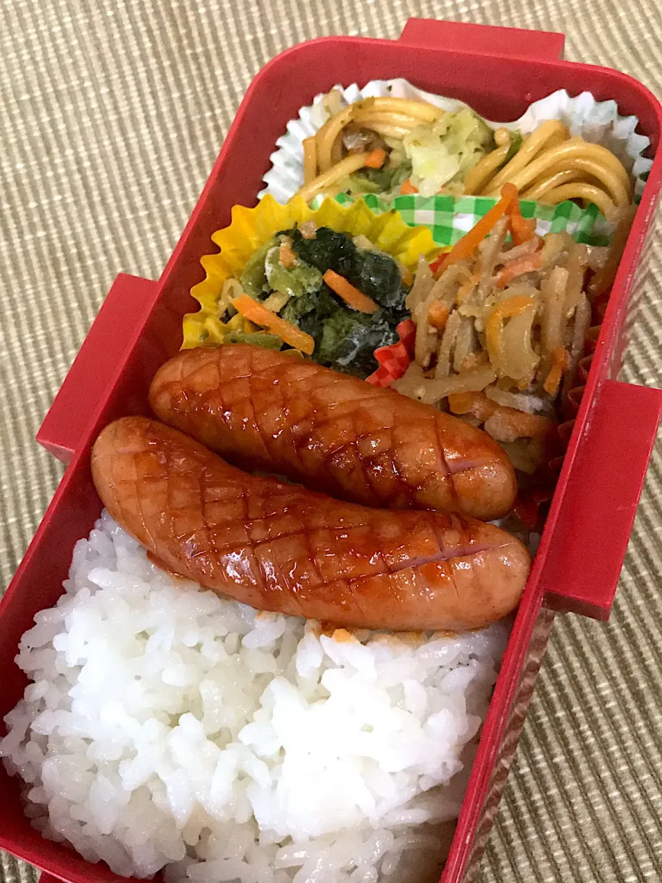 Snapdishの料理写真:3/4 #中学生女子弁当  #お寝坊弁当|みぽりんさん