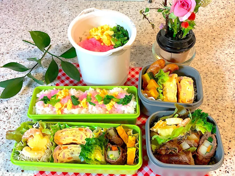 #男子部活お弁当。姉おまけお弁当。   #作り置き  野菜巻き巻き。オムレツ風玉子やき。えび、カボチャのマカロニサラダ。ソーセージ。プチベール。カボチャのソテー#お弁当#お弁当|yukaさん