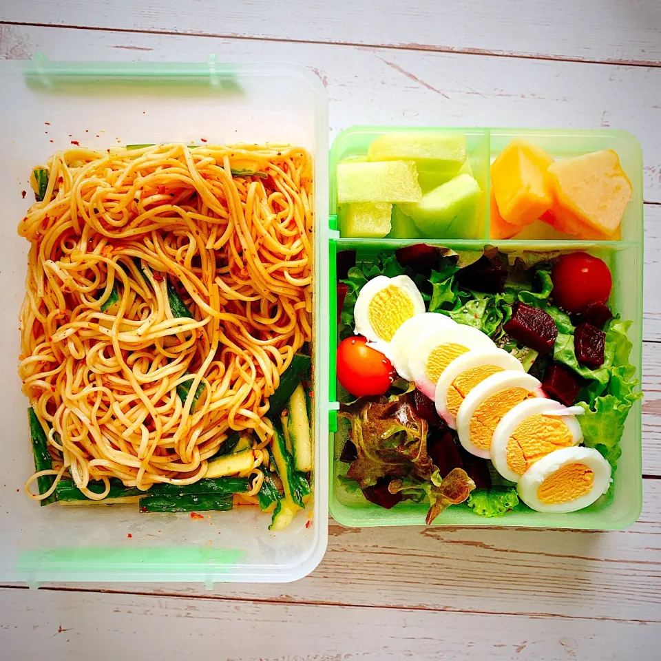 お弁当♪台湾涼麺・サラダ・フルーツ|キノコ🍄さん