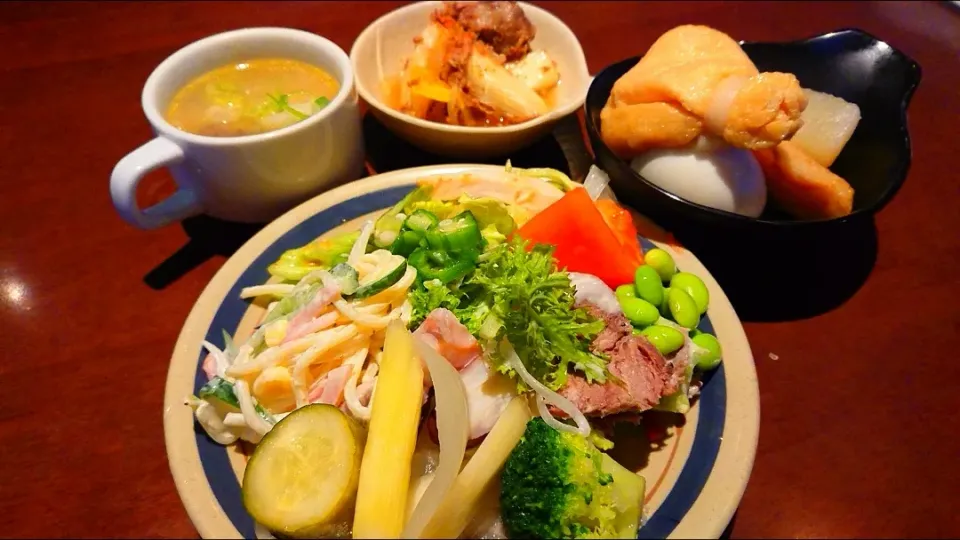 サラダ&おでん🍢&牛すじ煮込み&豚汁🥗|メイメイda.さん