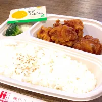 Snapdishの料理写真:唐揚げ弁当|エックスさん