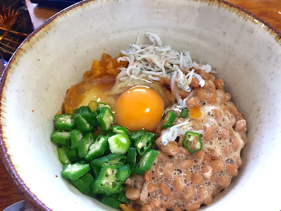 納豆混ぜ混ぜ丼|さんだーさん