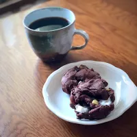 しゃなママさんの料理 スタバ風マシュマロチョコクッキー♪ノンバターで♪|まいこしさん