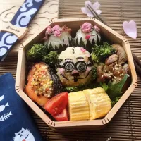 Snapdishの料理写真:お花見 カトちゃん弁当|vivienne_glowさん