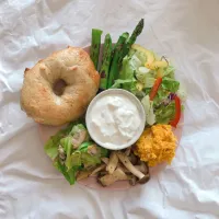 #ベーグル  #ベーグル作り  #ランチ  #おうちごはん  #おうちカフェ  #手作りパン  #ランチプレート  #ギリシャヨーグルト|suzuさん