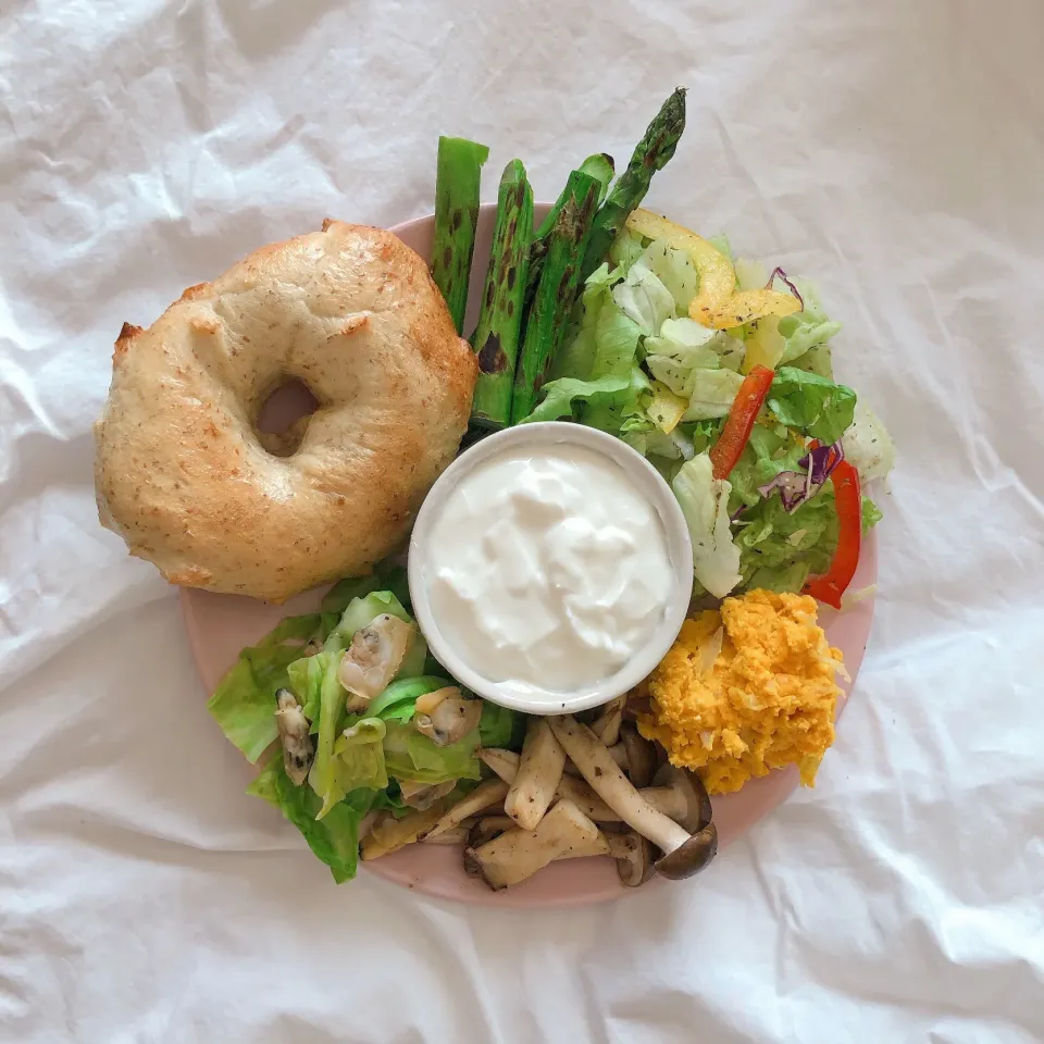 #ベーグル  #ベーグル作り  #ランチ  #おうちごはん  #おうちカフェ  #手作りパン  #ランチプレート  #ギリシャヨーグルト|suzuさん