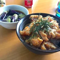 Snapdishの料理写真:唐揚げリメイク親子丼|mihooさん