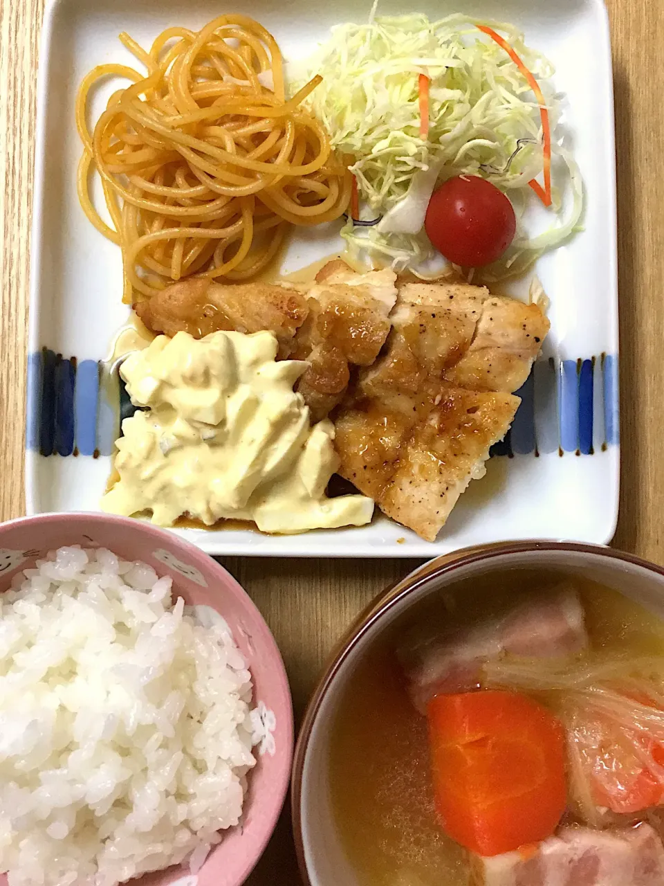 Snapdishの料理写真:鶏の南蛮、スパゲティー、サラダ、ポトフ、ご飯。  #ムスメご飯|mossan＠OSAKAさん