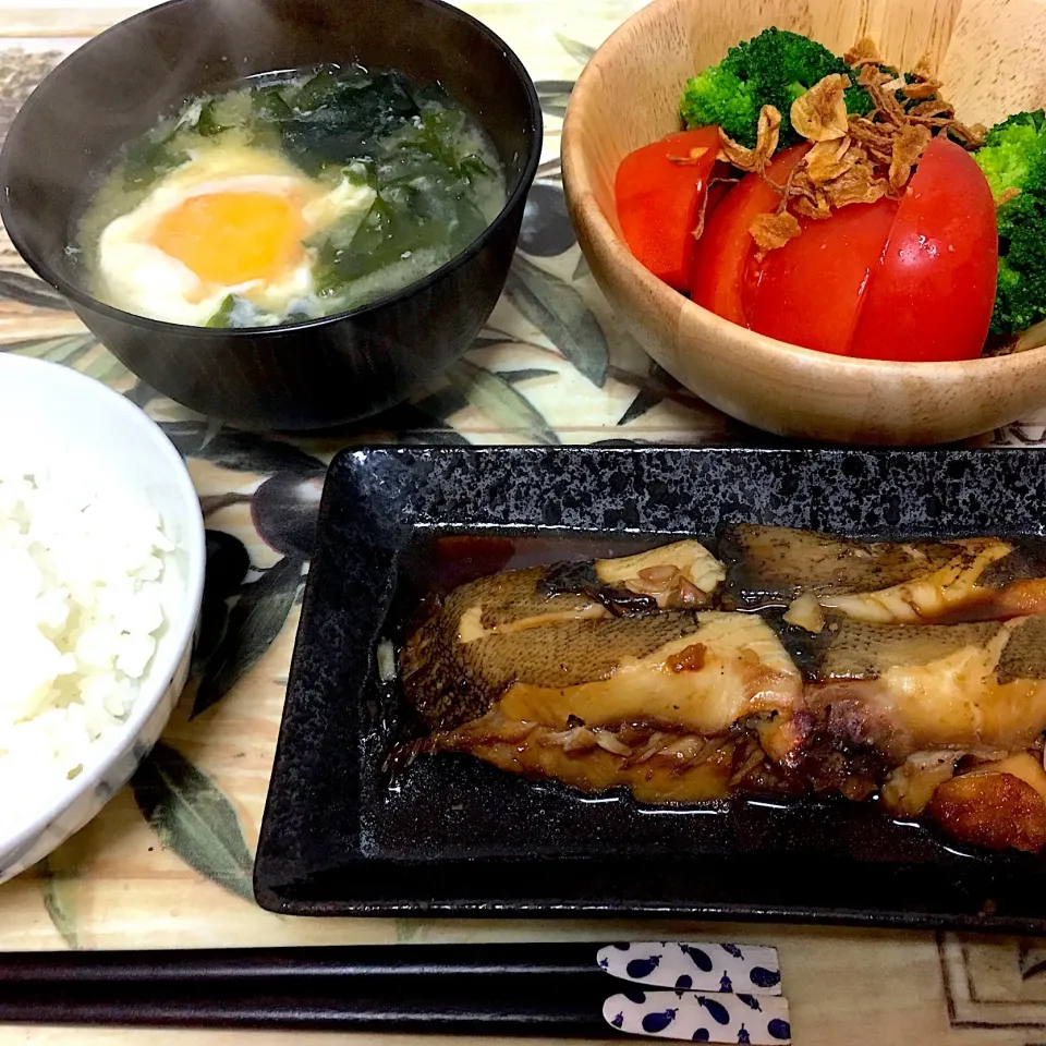 今日の夕飯🍚カレイの煮付け|琥珀さん