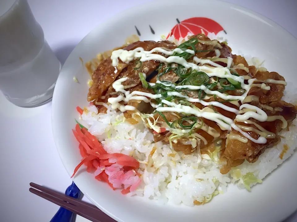 Snapdishの料理写真:今宵は、甘辛チキン丼🐔
#甘辛チキン丼|Kojiさん