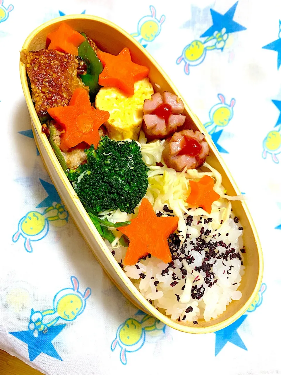 Snapdishの料理写真:今日の娘のお弁当は「５つの星屑弁当🍱」
#五つの星屑
#わっぱ飯
 #曲げわっぱ弁当 
 #ピーマンの肉詰め|misakoさん