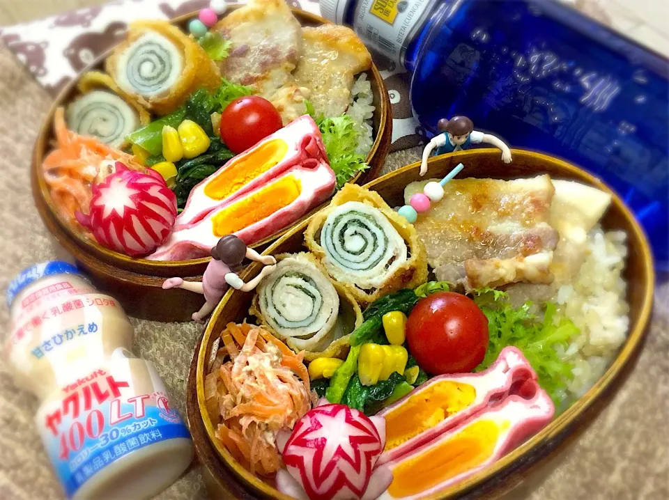 発芽玄米ブレンドご飯🍚&豚大葉巻きフライ&豚バラ味噌漬け焼き&ビアハムエッグ&人参🥕のおかかクリチ和え&ポパイコーン🌽ソテー&ラデッシュ飾り切り&わさび菜&プチトマト🍅の夫婦お弁当♪

 #弁当  #フチ子  #大葉祭り #ダブル豚お弁当🐽|桃実さん