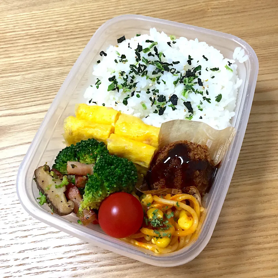 水曜日の旦那さんのお弁当☺︎ #お弁当記録  #紅生姜入り卵焼き #厚切りベーコンと野菜炒め|むさけんさん