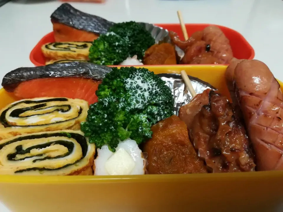 チラ見せ鮭弁当( *´艸｀)|たらひろさん