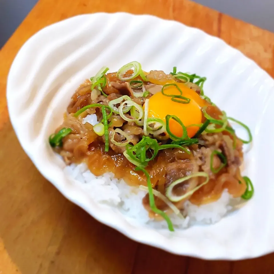 カラメル飴色玉葱de牛すき丼|mi_neneco♪さん