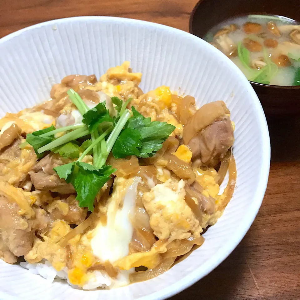 Snapdishの料理写真:#親子丼 
 #なめこと豆腐の味噌汁|まきさん