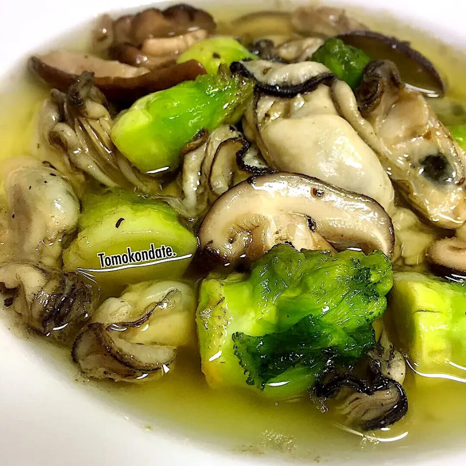 蕾菜と牡蠣のオイル煮🥬♡|🇯🇵ともこちゃん。さん