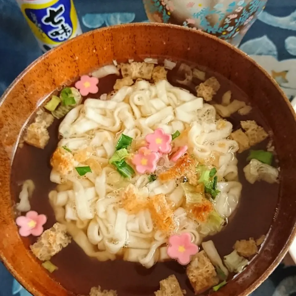 日清 どん兵衛 お椀で食べるシリーズ🍜|しまだ ちえこさん