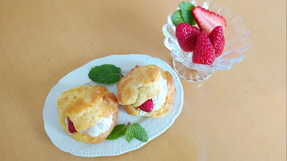 🍓ミニシュークリーム♡ダブルクリーム&苺入り🍓|yuiママさん