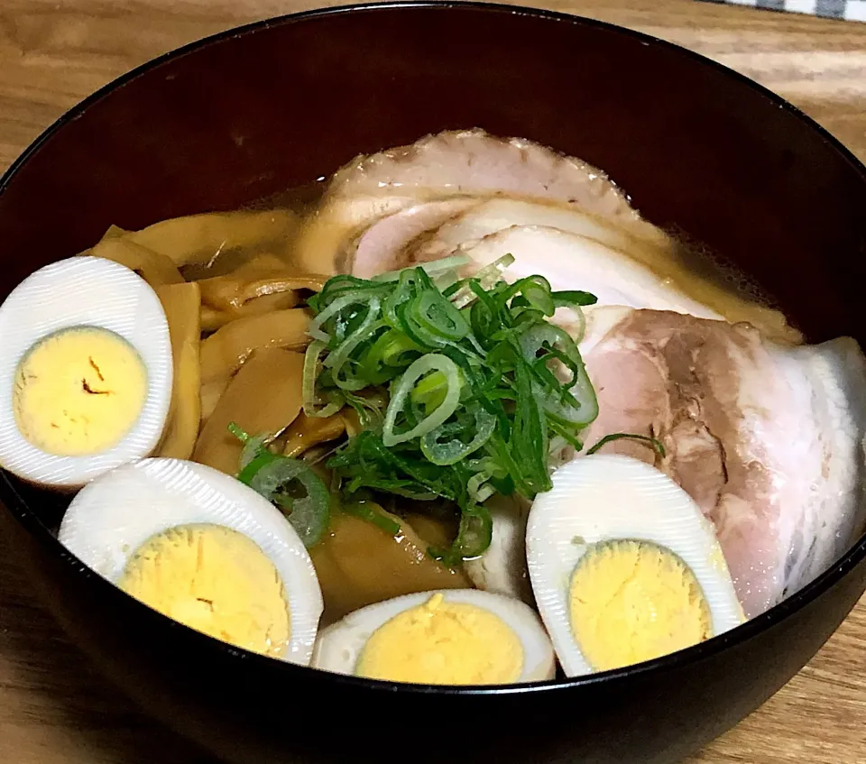 Snapdishの料理写真:焼きあごだし塩ラーメン|まぁたんさん