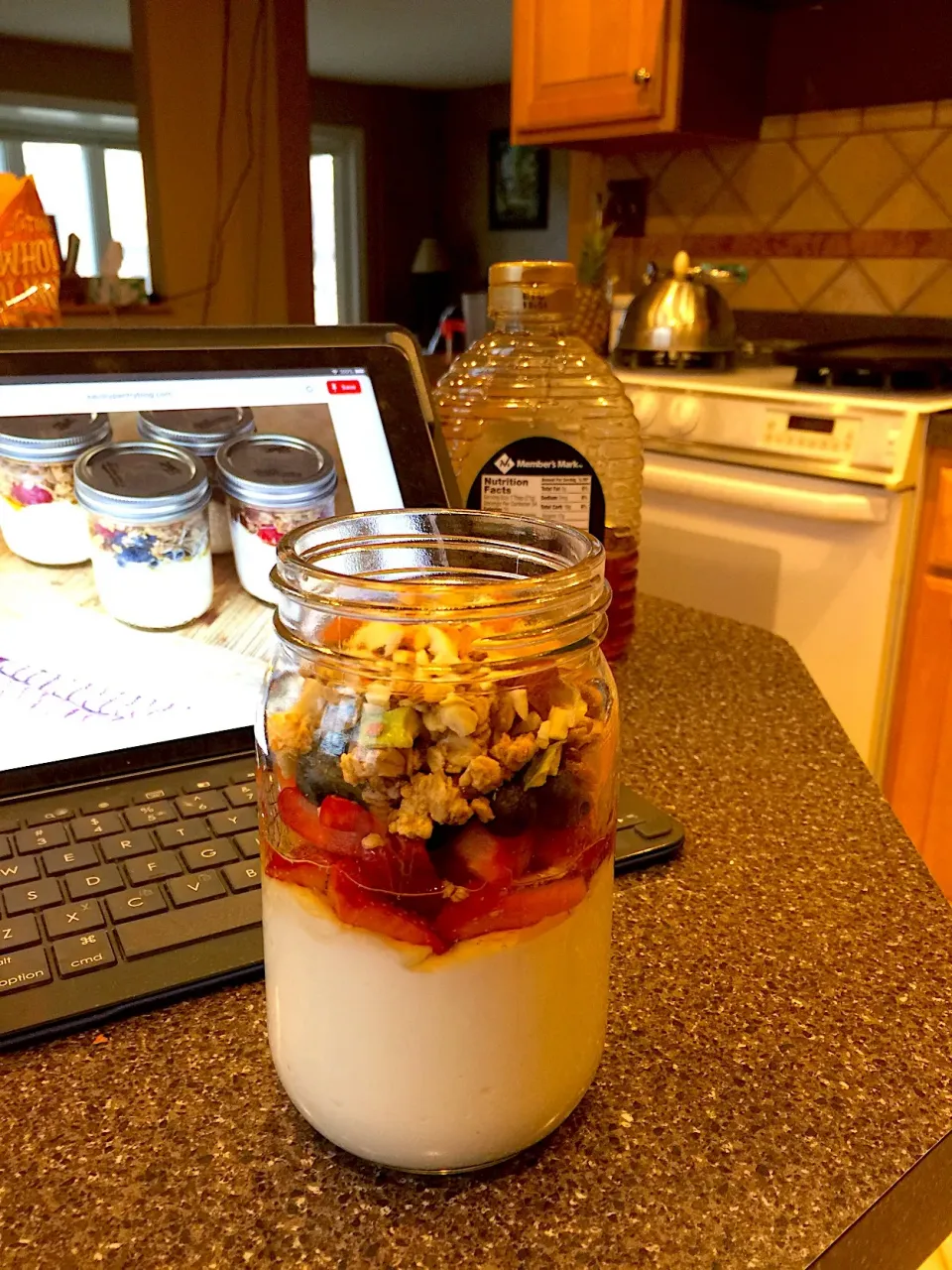 Yogurt and fruits parfait|FitMomDoc19さん