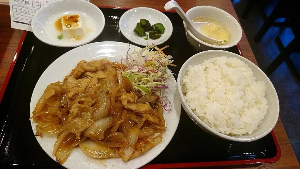 Snapdishの料理写真:生姜焼定食|りくさん