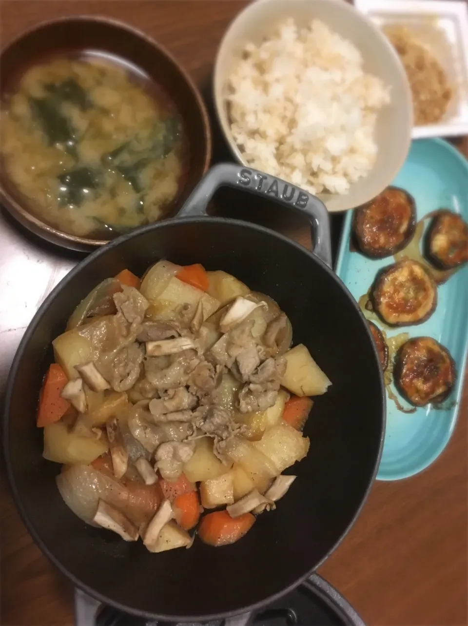 Snapdishの料理写真:STAUB肉じゃが|peaさん