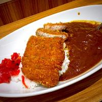 カラッと カツカレー❣️
大阪出張昼メシ
らっきょ、もらえますか？