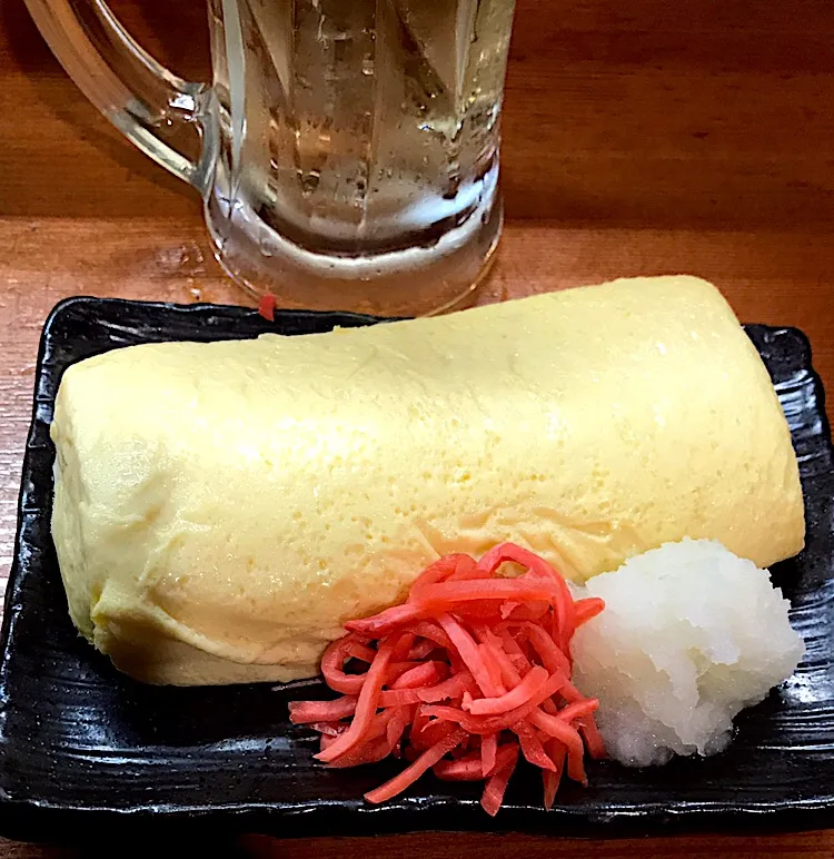 Snapdishの料理写真:今宵は仕事終わりにお客さんとハイボールとだし巻き卵で軽〜く聖水沐浴🍺まぁ、ハイボール２杯くらいでは煩悩は祓えてないな👿|にゃあ（芸名）さん