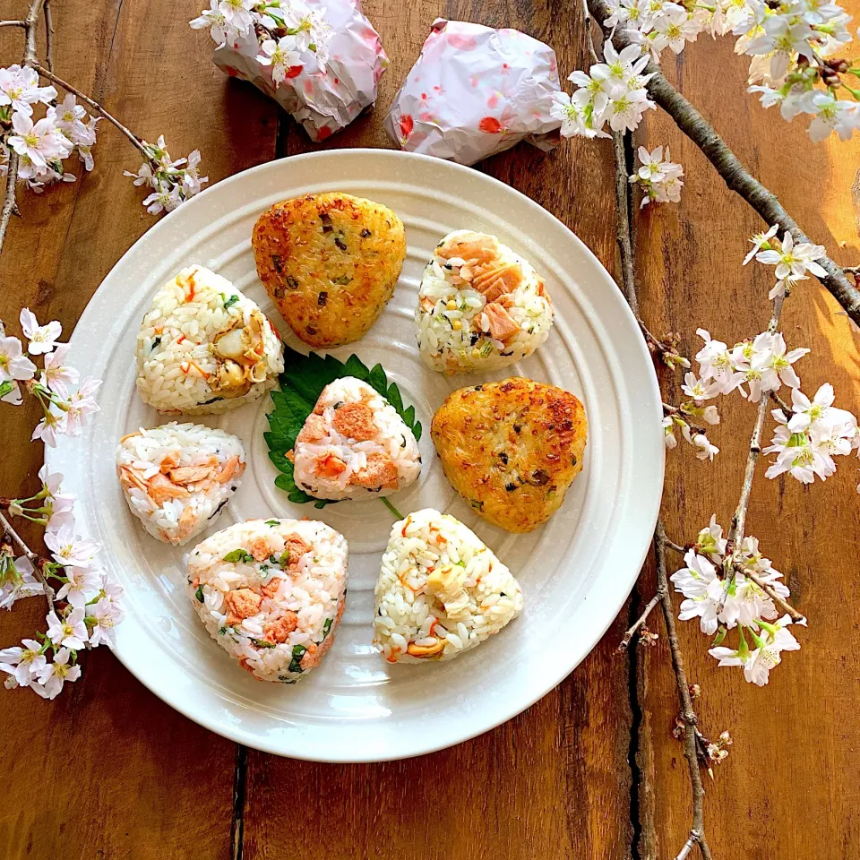 おにぎりの日🍙 桜柄🌸のアルミホイルで包んで
いってきます|呑兵衛料理家 おねこさん