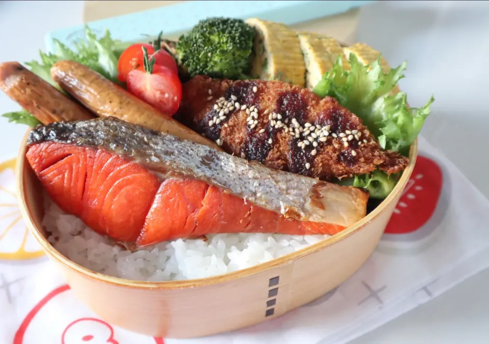 中学生男子弁当🍱
鮭のり弁|なかじー。さん