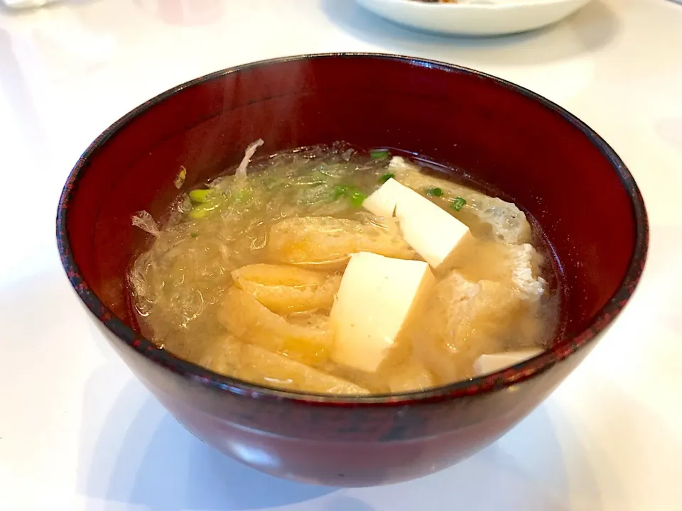 お豆腐、油揚げ、糸寒天のお味噌汁✨✨|NOBUちえさん