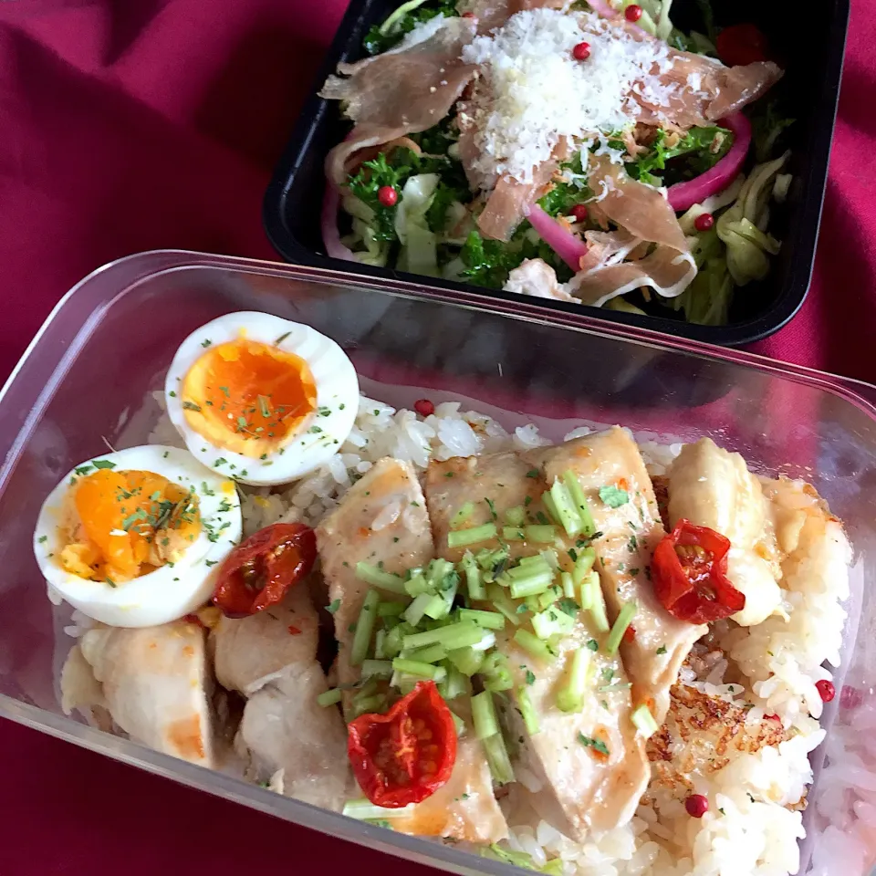 Snapdishの料理写真:海南鶏飯 シンガポールチキンライスと生ハムサラダ弁当|Kさん