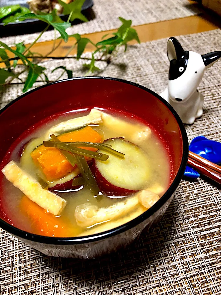 Snapdishの料理写真:いもなんきんと昆布のお味噌汁|くっきいママさん