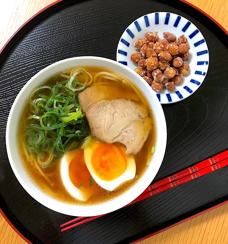 朝ごはんを食べよう🥢糖質0麺の焼豚ラーメンで朝ごはん🍜🐷|あしゃぱんさん