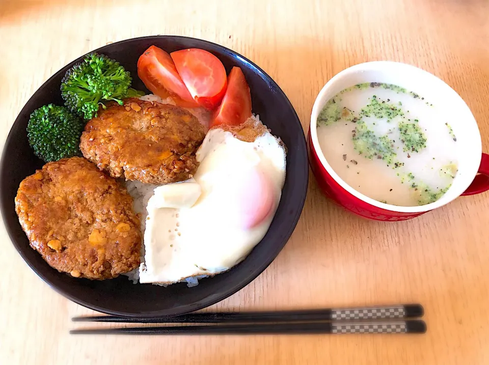 豆腐ハンバーグのロコモコ丼🌈️️️☁|mayuさん